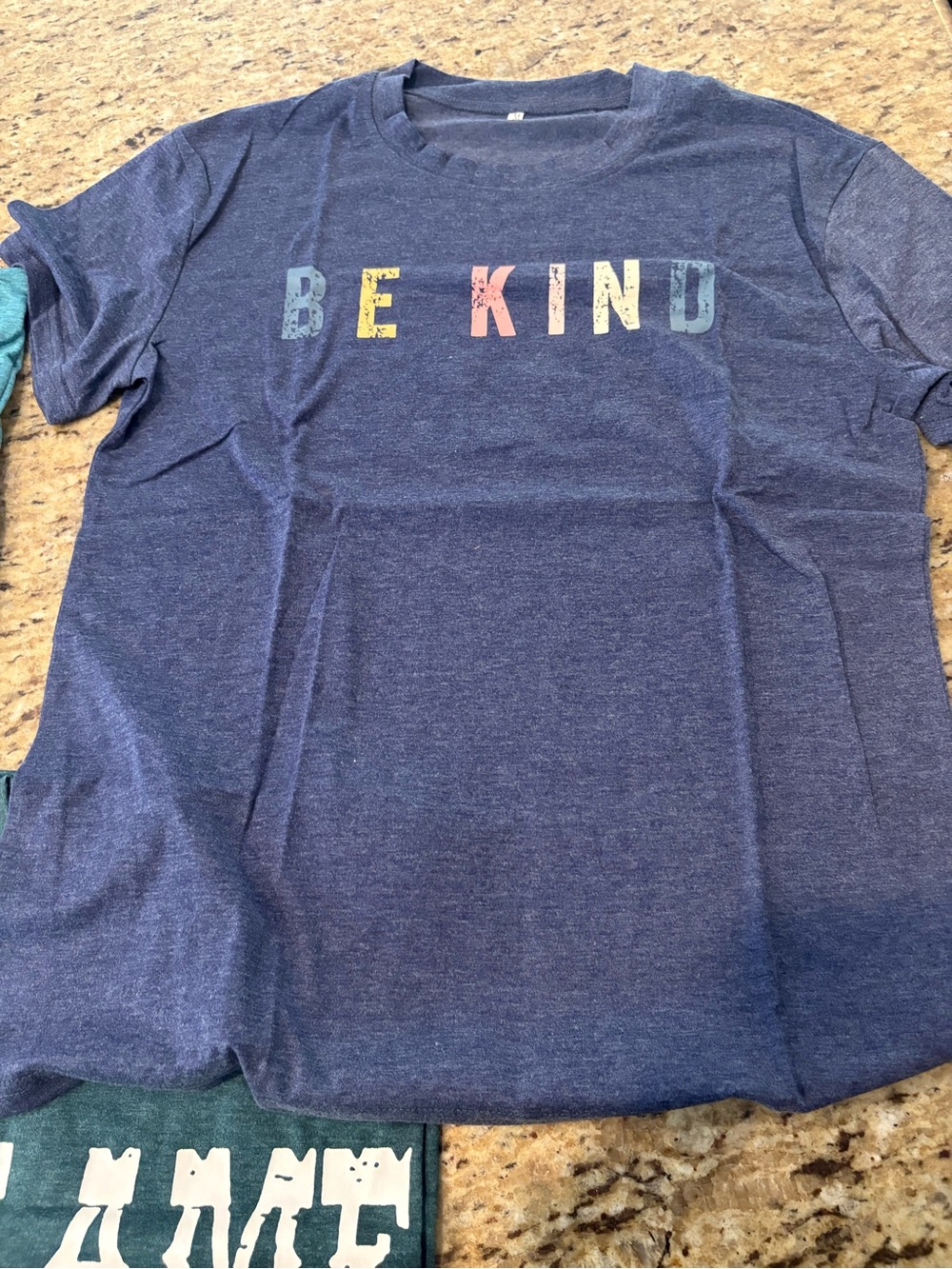Set of 4 women’s graphic tees - Picture 14 of 16